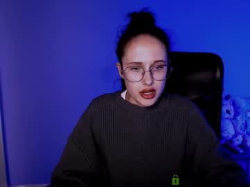 Maxine Star • shy • 19y • ur heart ? • public