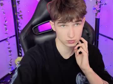 Live cam boy Maxwellchiik, 20 yrs – Hot Male Cams