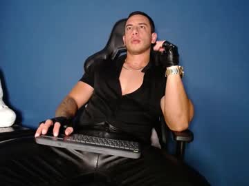 Live cam boy Maxxxpowerful, 26 yrs – Hot Male Cams