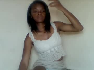 Mayalabelle • dancing • 0y • Madagascar • public