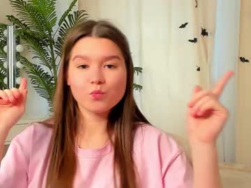 Mckenziecana • 18 • 18y • Latvia • public