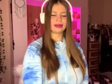 Meelessenberry • bigboobs • 20y • From a place between midnight winds and glowing horizons — somewhere that exists only if you feel it. • public