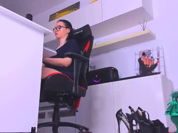 Meganstones • findom • 28y • Tallin • public