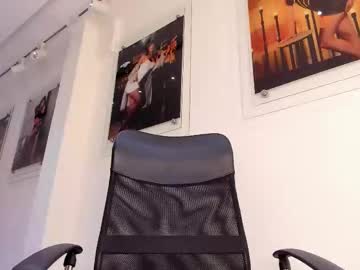 Melanieroah1 • anal • 19y • Colombia • public