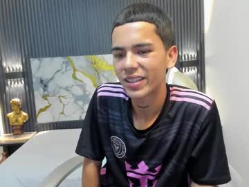 Live cam boy Meliodas18_, 22 yrs – Hot Male Cams