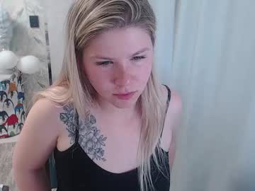 Melissa  Ray • bigass • 0y • . • public