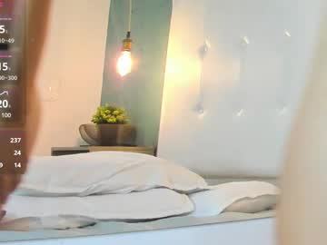 Mia_gomez7 • bigpussylips18y • Colombia • public