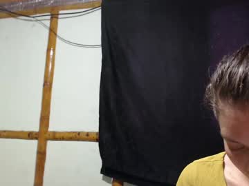 Miahells • anal • 22y • standalone model at home • public