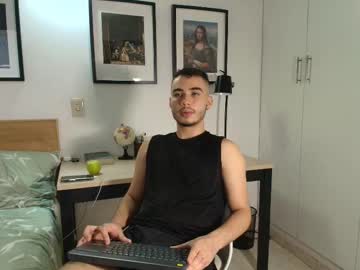 Live cam boy Mike_feet01, 19 yrs – Hot Male Cams