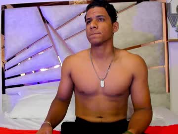 Live cam boy Mike_pearl – Hot Male Cams