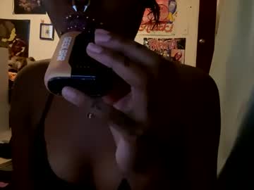 Mileenaleena • femdom • 0y • Minnesota, United States • public