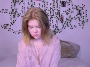 Mina27372 • bigboobs • 20y • ? • public