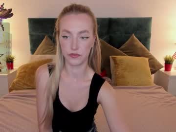 Mishapallmer • blonde • 20y • Latvia ,Riga • public