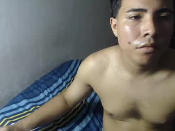 Moi952024 • muscle • 23y • latino ardiente... • public