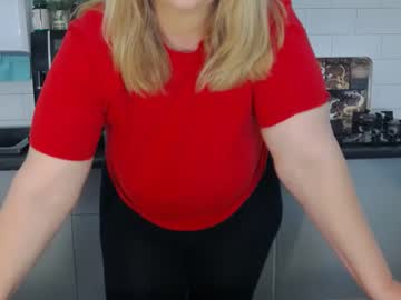 Mojjo Erika • squirt • 0y • sex city • public