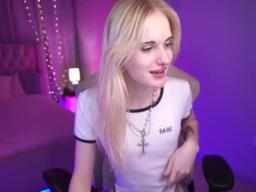 Monicavelen • piercing • 18y • Czech • public