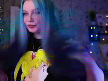 moon_valkyriie - Free Live Cam Model Online