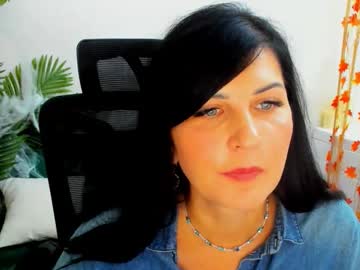 Live cam performer moonvelour, age 48 (mature,  sexy,  pvt,  tipmenu) – profile photo, streaming now