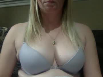 Morejayyy • couple • 0y • Canada • public