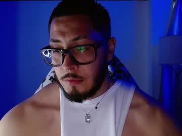 Muscle_cock32 • nipples26y • Colombia • public