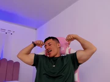 Muscle Man07 • lovense • 27y • Chaturland :) • private