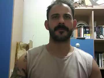 Mustbehard • horny • 29y • Turkey • public