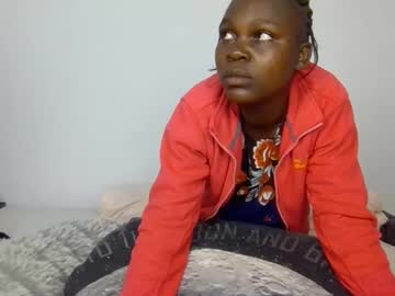 Nafertiti 1 • ebony • 0y • in your bed • public