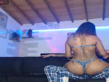 Naomi Rider77 • ebony • 18y • Antioquia, Colombia • public