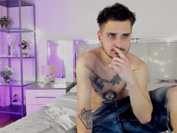 Nathanpaarker • 18 • 22y • Hot buns • public