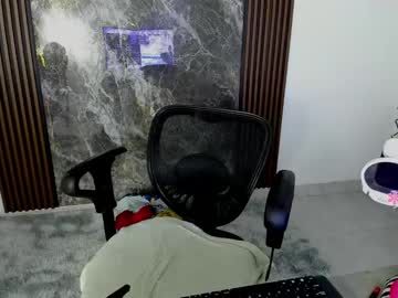 Nicol Jone • lovense • 32y • Colombia • public