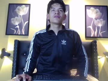 Live cam boy Noa11_, 18 yrs – Hot Male Cams