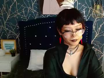 Nyxie  • skinny • 19y • Colombia • away