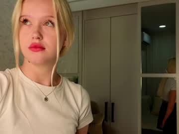 Odelynharvison • 18 • 18y • next to each other • public