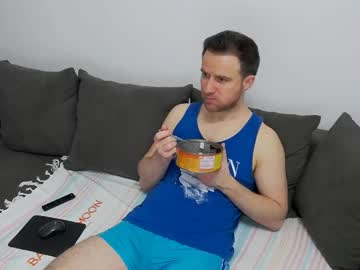 Onesexyguy4u • hairy • 31y • Heaven of the good honest boys • public