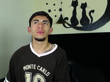 Oriion_gray • couple • Medellin, Colombia • public