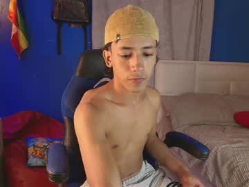 Ostin 18hot • ass • 24y • Colombia - Medellin • public