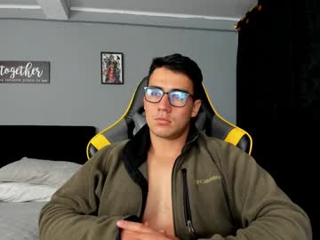 Live cam boy Owengray2_, 28 yrs – Hot Male Cams