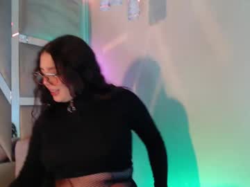 Paola Lyon • braces • 23y • Colombia • public