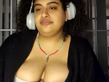 Phara3na • voyeur • United States • public