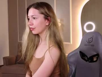 pinky_cloud_ - Live Cam Model Online on Ted's Cam Directory