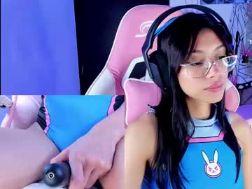 pinky_gamer - Free Live Cam Model Online