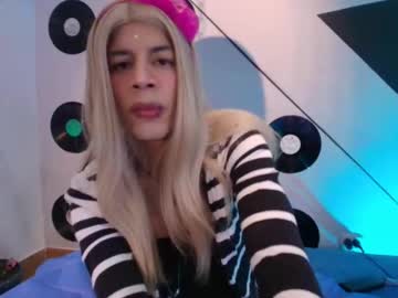 Pistachx • femboy • 27y • In your Wish List ? • private