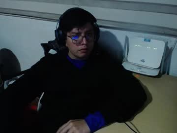 Live cam boy Powerfulzeus2, 29 yrs – Hot Male Cams