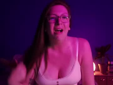 Punkprincess29 • milf • 41y • Canada • public