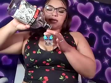 Queenfantasee • hotlatinamilf • 0y • United States • public