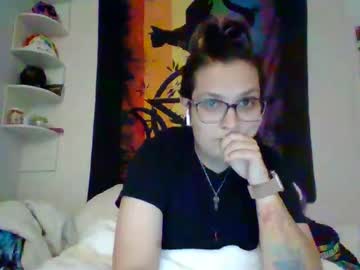 Queenkriss97 • pawg • 28y • In your dreams. • public