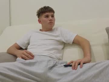 Live cam boy Reeves_bae, 18 yrs – Hot Male Cams