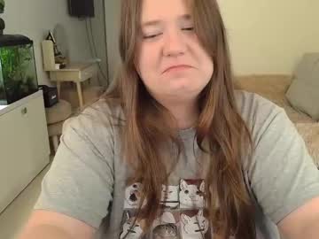 Remirann_ • bbw25y • Europe • public