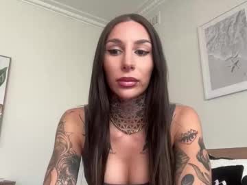 Reneeafterdark • new • 0y • Your heart x • public