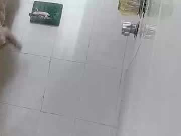 Reynspen • latinboy24y • my bed • public